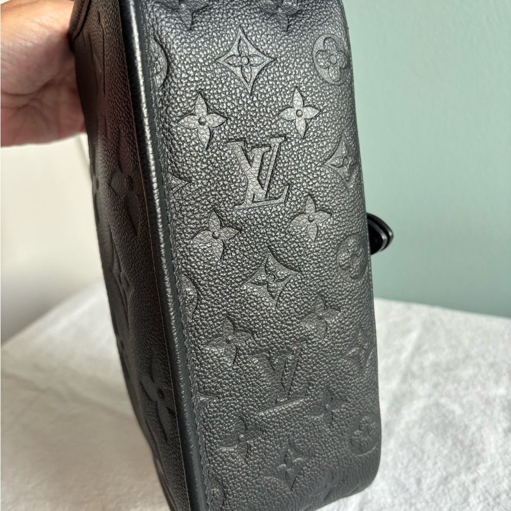 ❌SOLD ⭐️AUTHENTIC LOUIS VUITTON DIANE CONVERTIBLE CROSSBODY ⭐️ - Picture 3 of 16